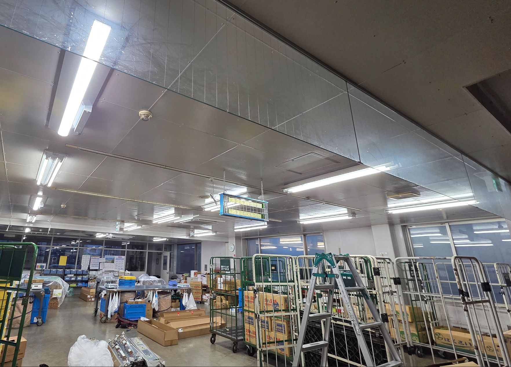 青果工場のLED写真