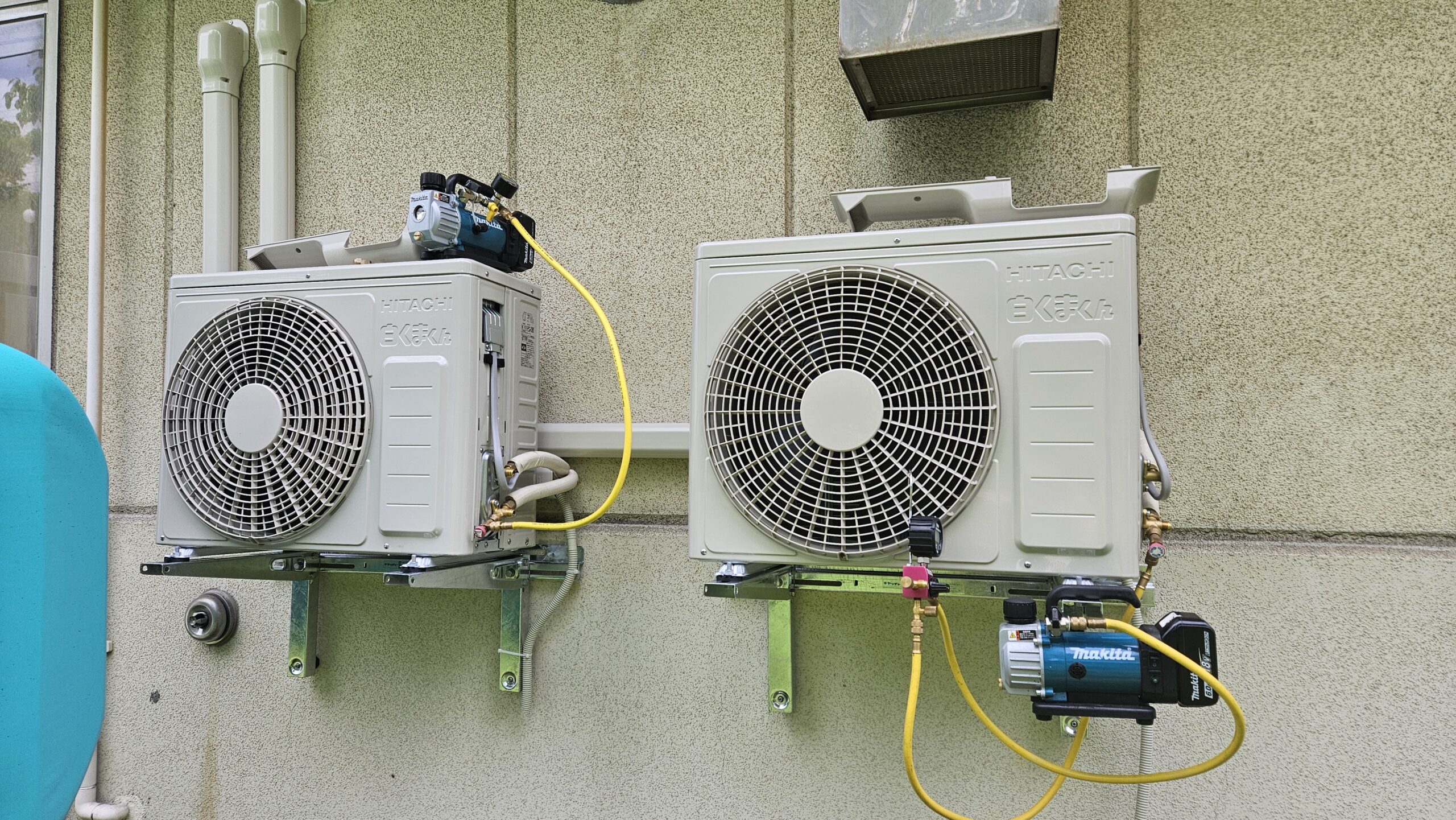 ルームエアコン室外機の設置（北広島市 飲食店）