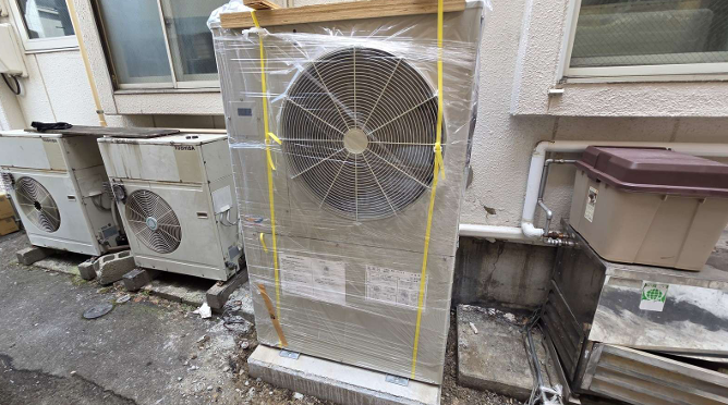 GHP室外機の据付・冷媒配管接続工事